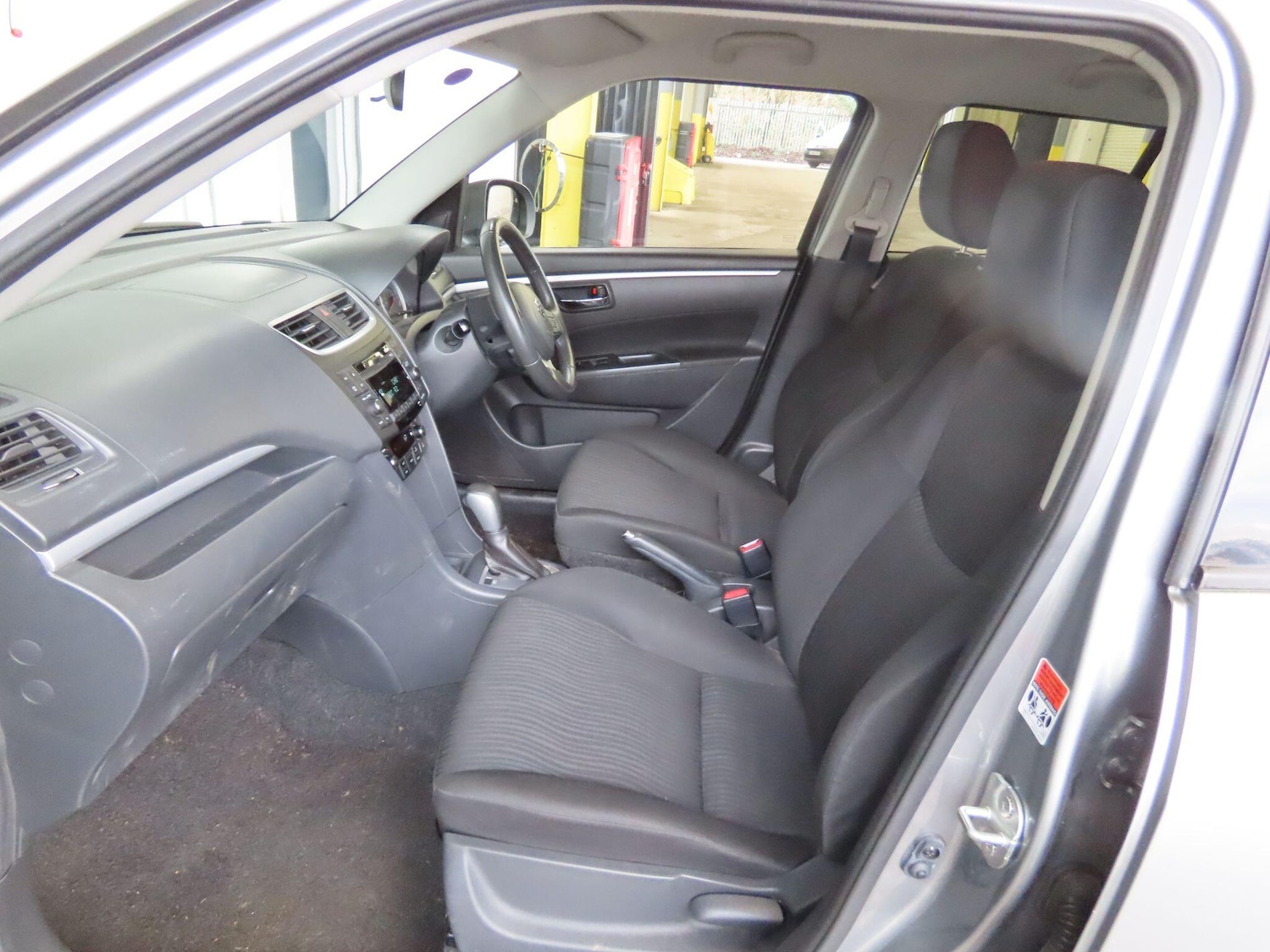 Used Suzuki Swift 2011 for sale - 77723184: Photo 10