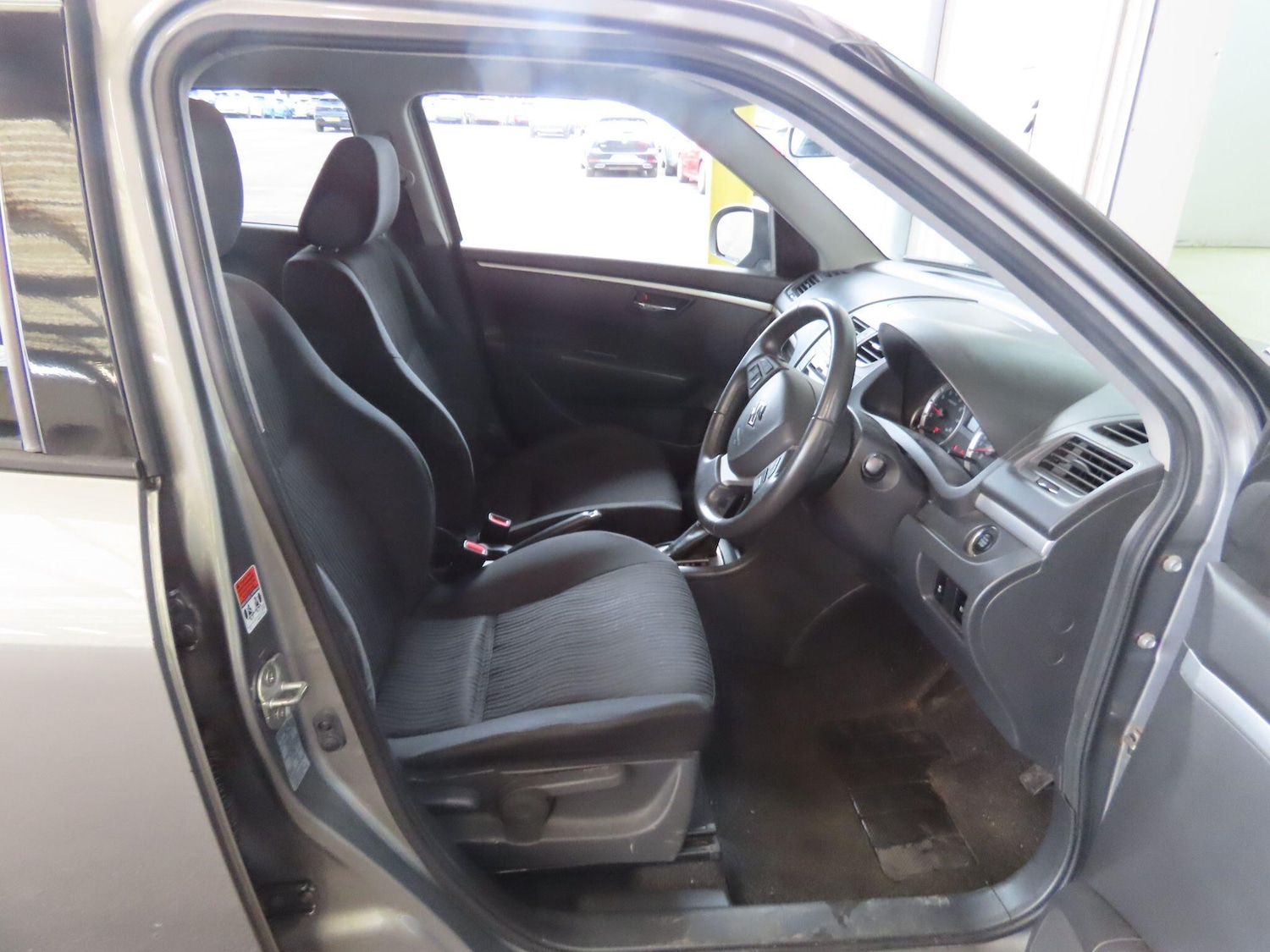 Used Suzuki Swift 2011 for sale - 77723184: Photo 9