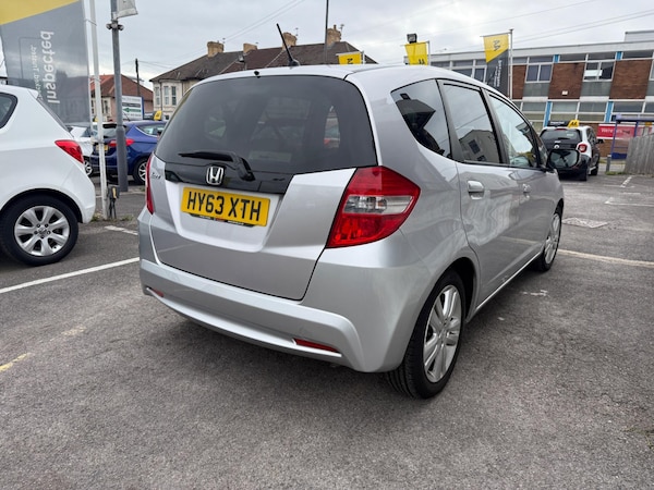 Used Honda Jazz 2013 for sale - 76189533: Photo 2