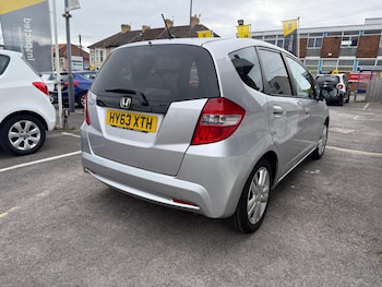 Used Honda Jazz 2013 for sale - 76189533: Photo 2
