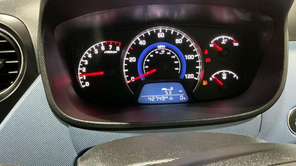 Used Hyundai i10 2015 for sale - 77143393: Photo 12