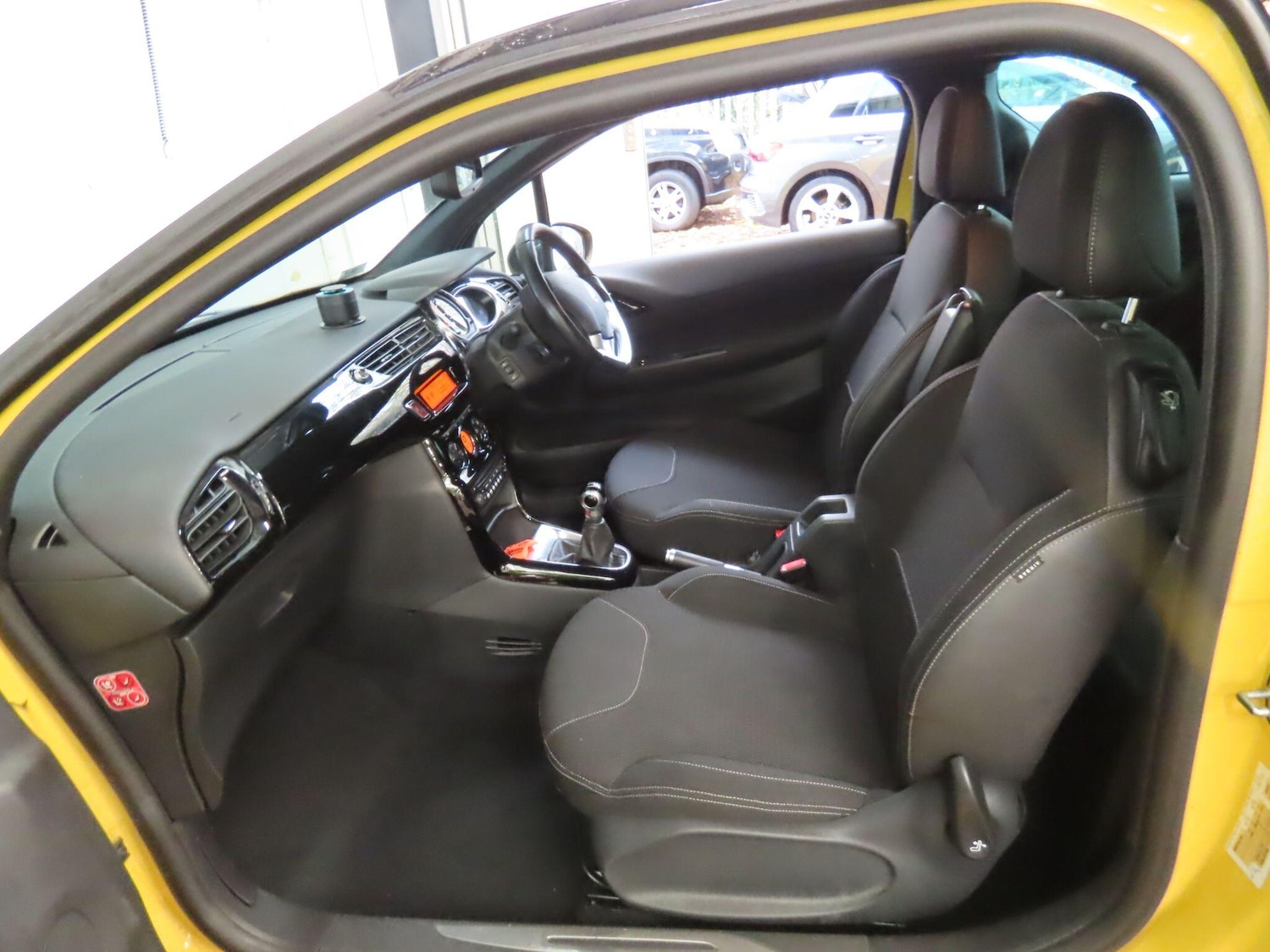 Used Citroen DS3 2014 for sale - 76926988: Photo 10