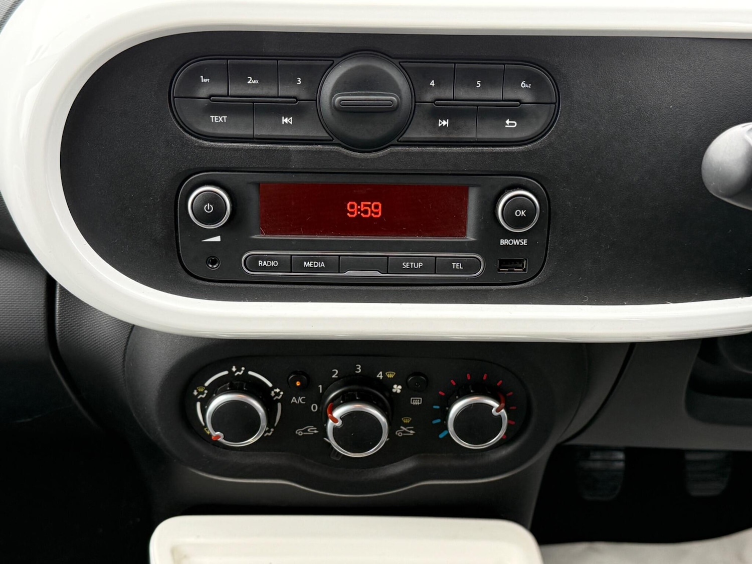 Used Renault Twingo 2015 for sale - 77455516: Photo 20