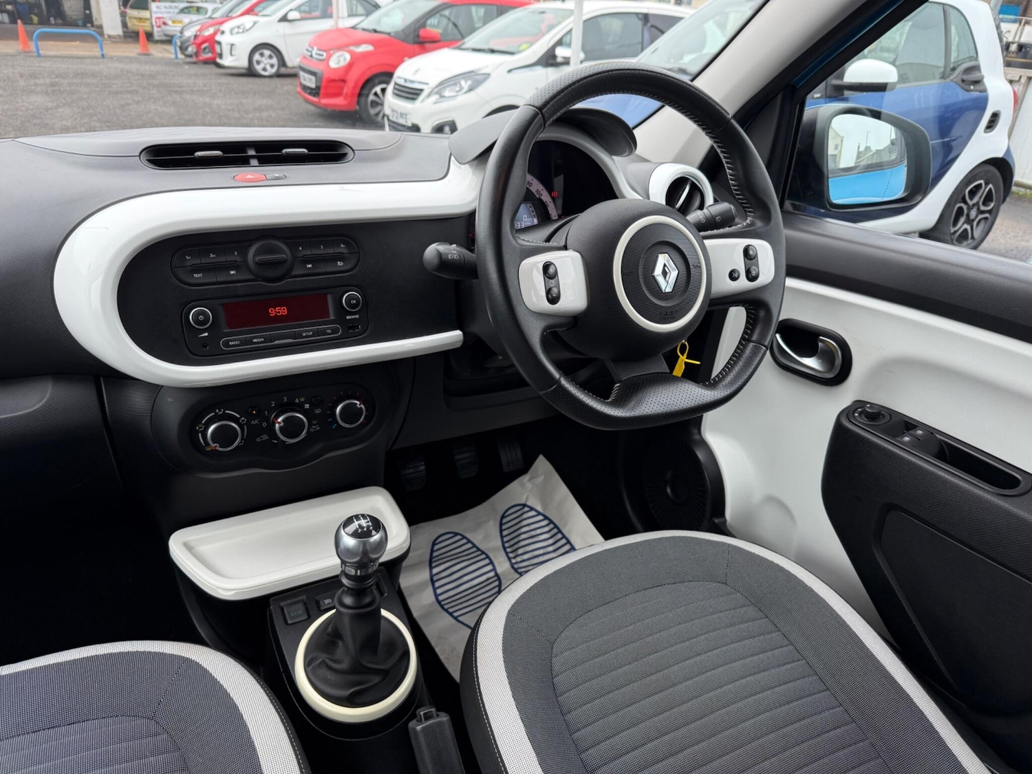 Used Renault Twingo 2015 for sale - 77455516: Photo 24