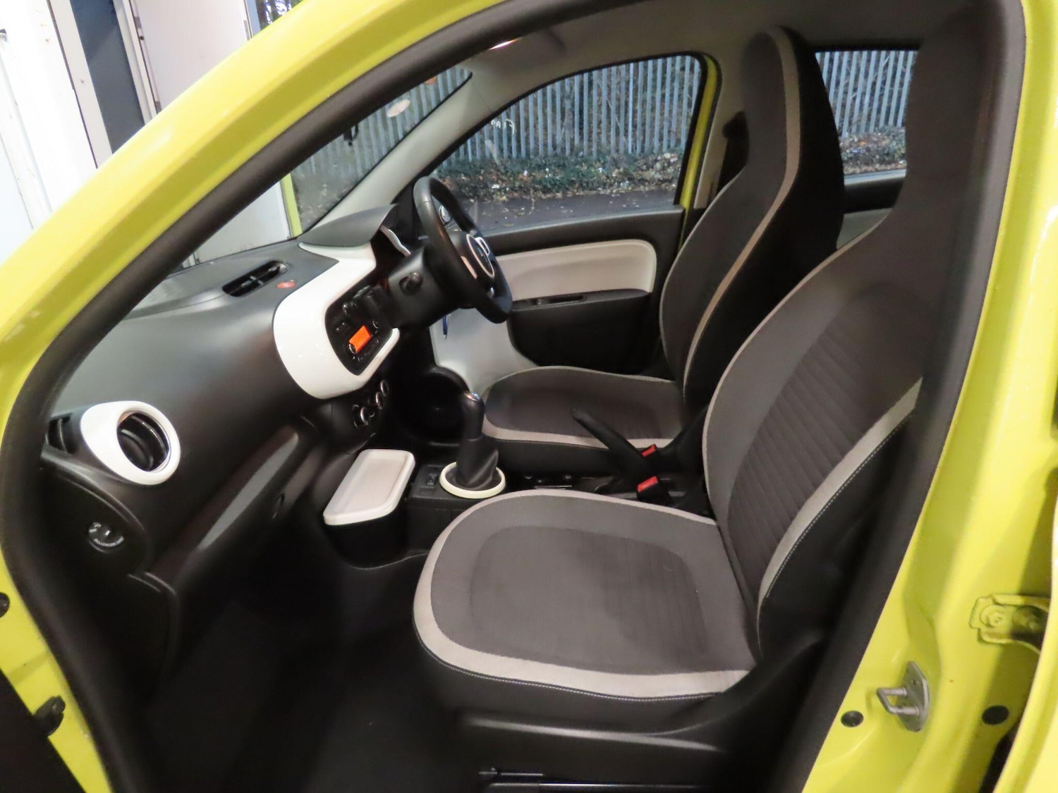 Used Renault Twingo 2016 for sale - 76824240: Photo 10