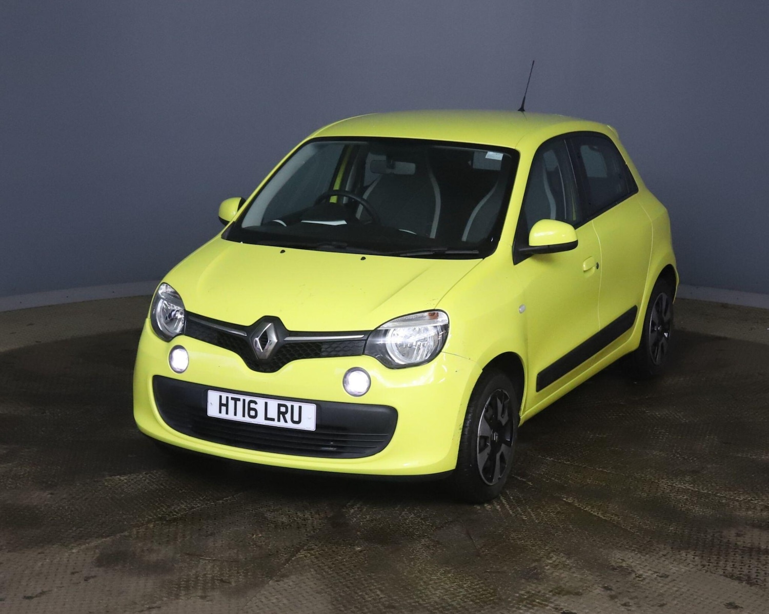 Used Renault Twingo 2016 for sale - 76824240: Photo 4