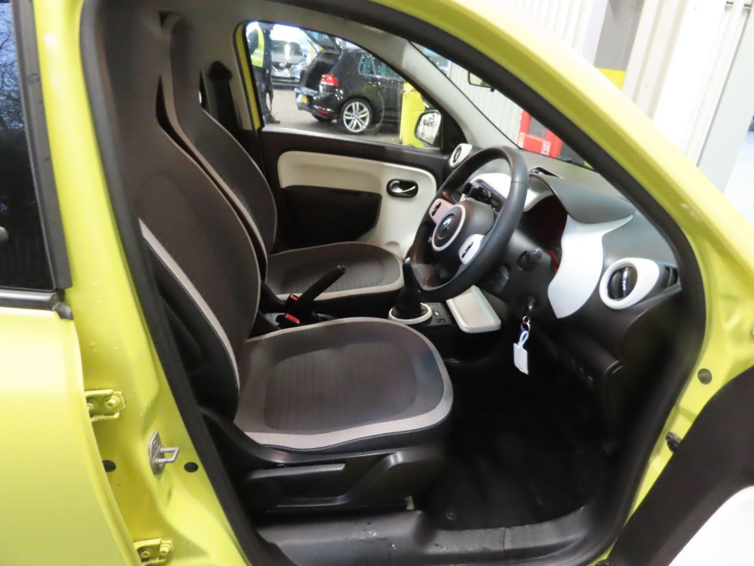 Used Renault Twingo 2016 for sale - 76824240: Photo 9