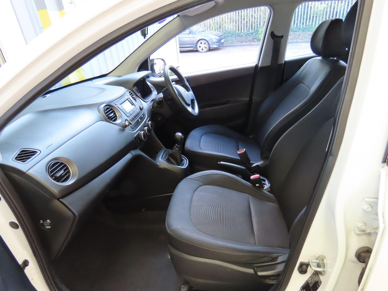 Used Hyundai i10 for sale - 78184914: Photo 9