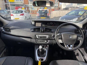 Used Renault Grand Scenic 2015 for sale - 76473871: Photo