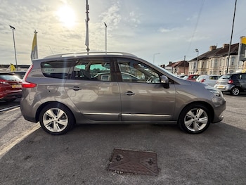 Used Renault Grand Scenic 2015 for sale - 76473871: Photo