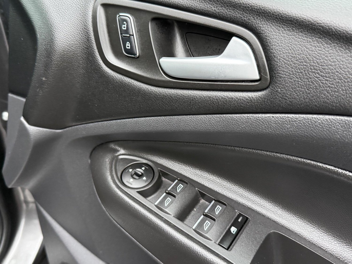 Used Ford Kuga 2016 for sale - 77215833: Photo 34