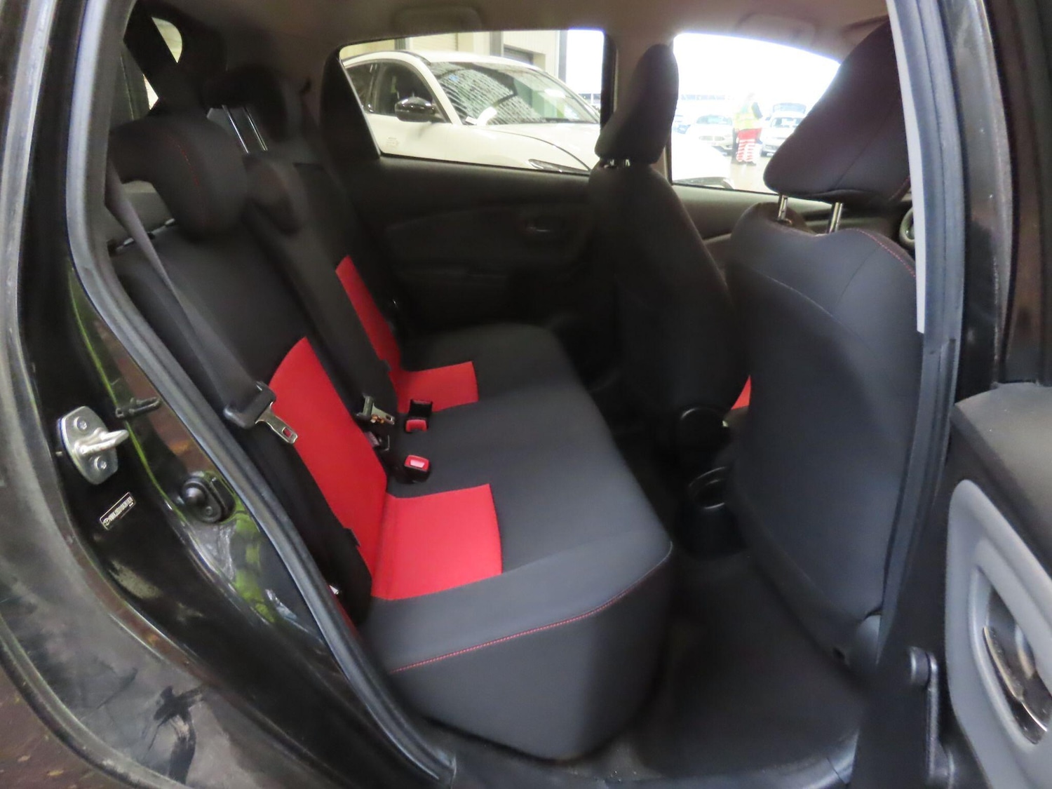 Used Toyota Yaris 2014 for sale - 76989110: Photo 13