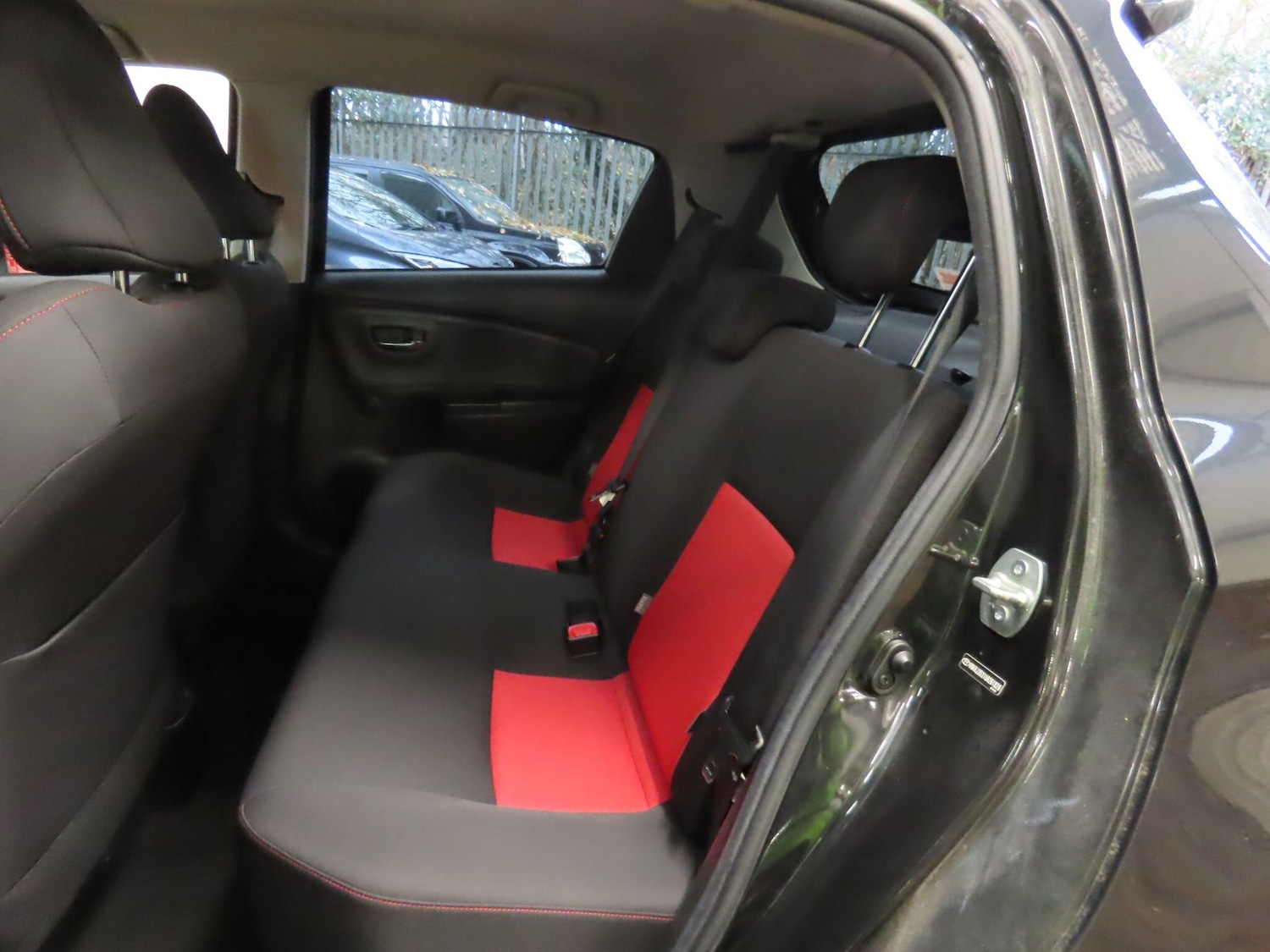 Used Toyota Yaris 2014 for sale - 76989110: Photo 14