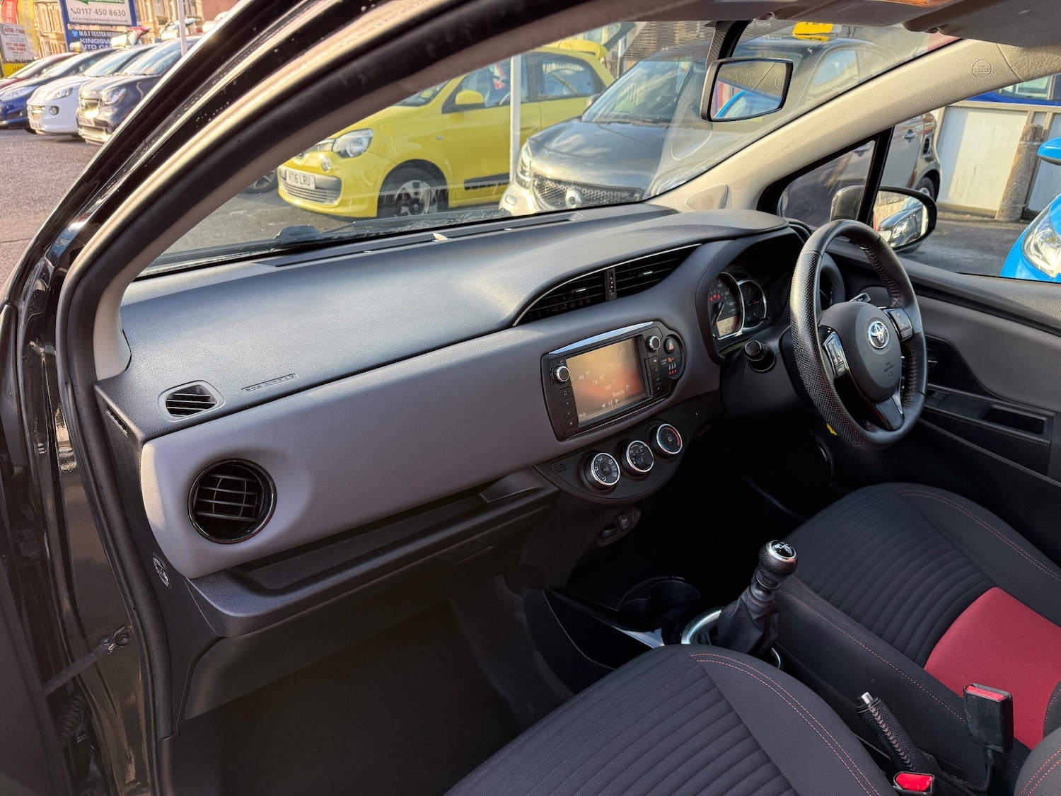 Used Toyota Yaris 2014 for sale - 76989110: Photo 28