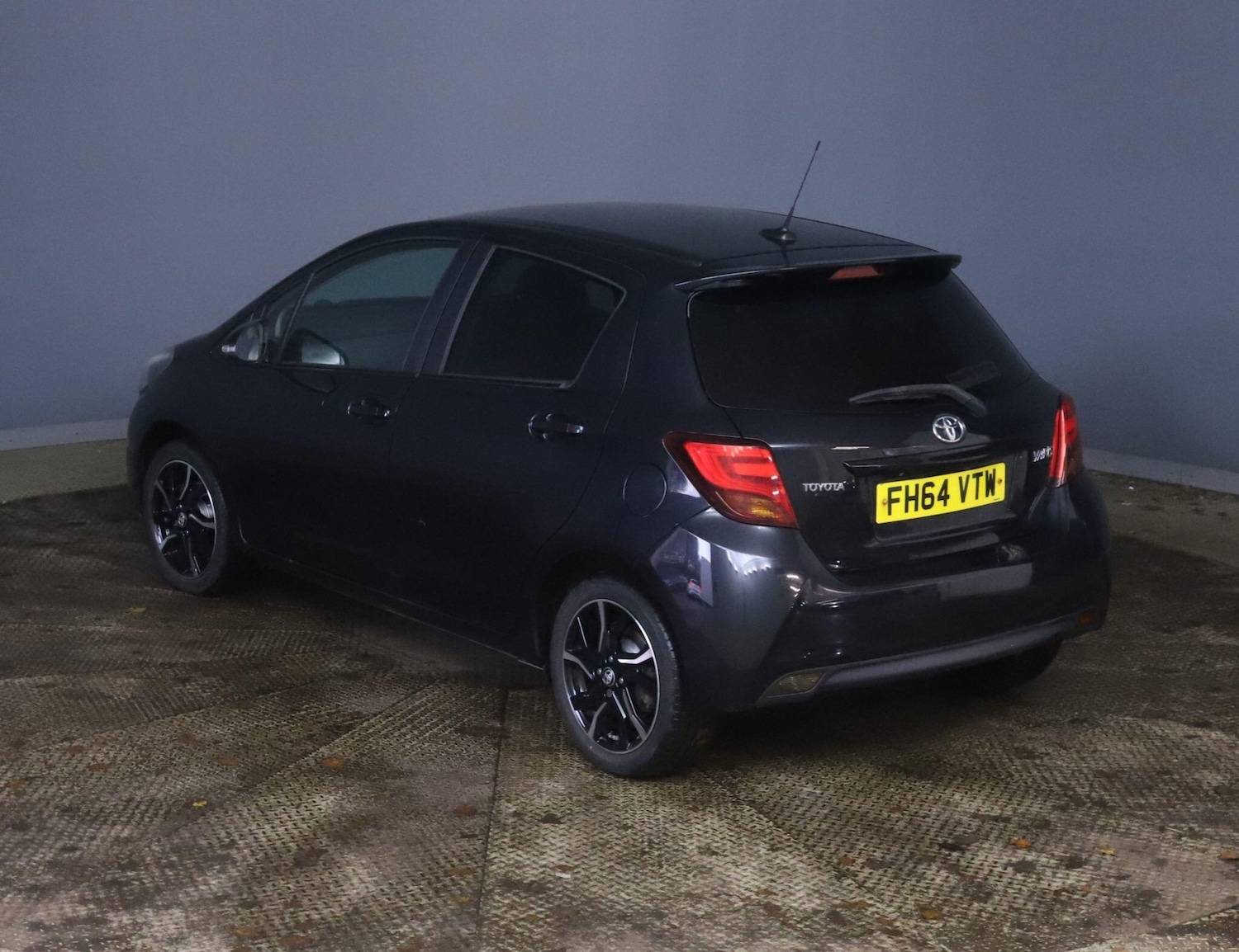 Used Toyota Yaris 2014 for sale - 76989110: Photo 5