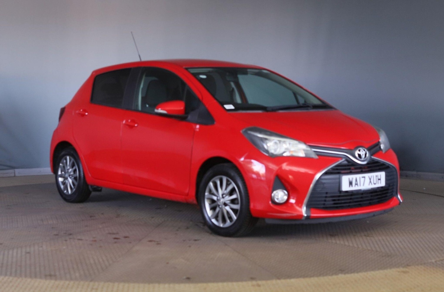 Used Toyota Yaris 2017 for sale - 76425794: Photo 1