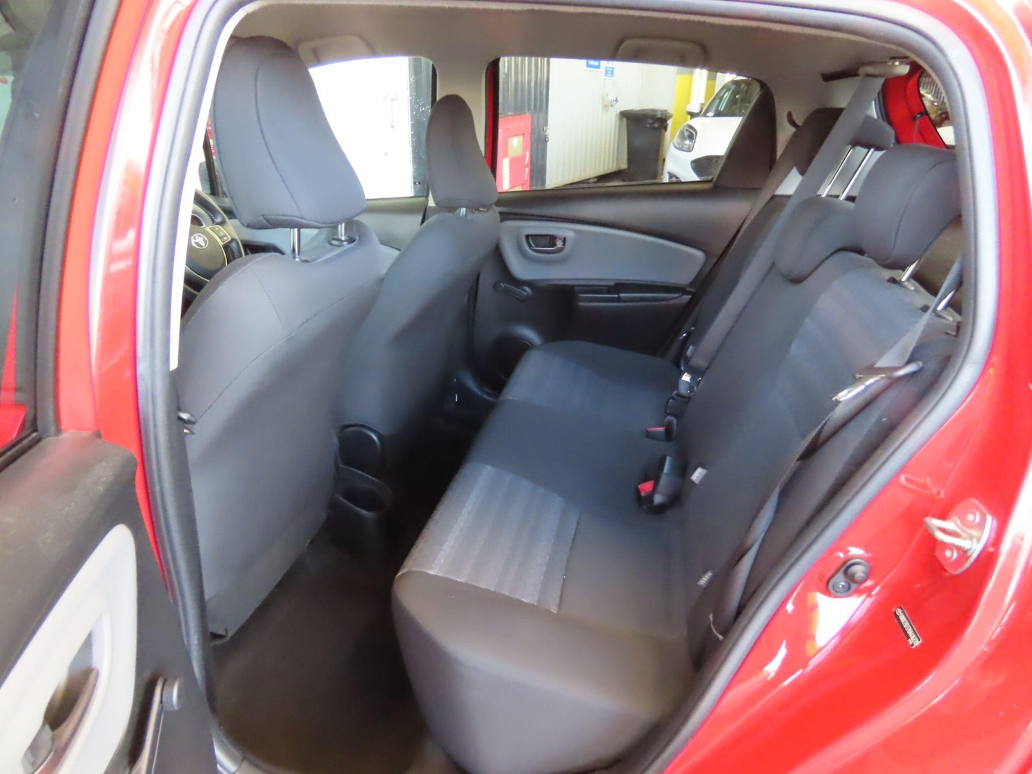 Used Toyota Yaris 2017 for sale - 76425794: Photo 14