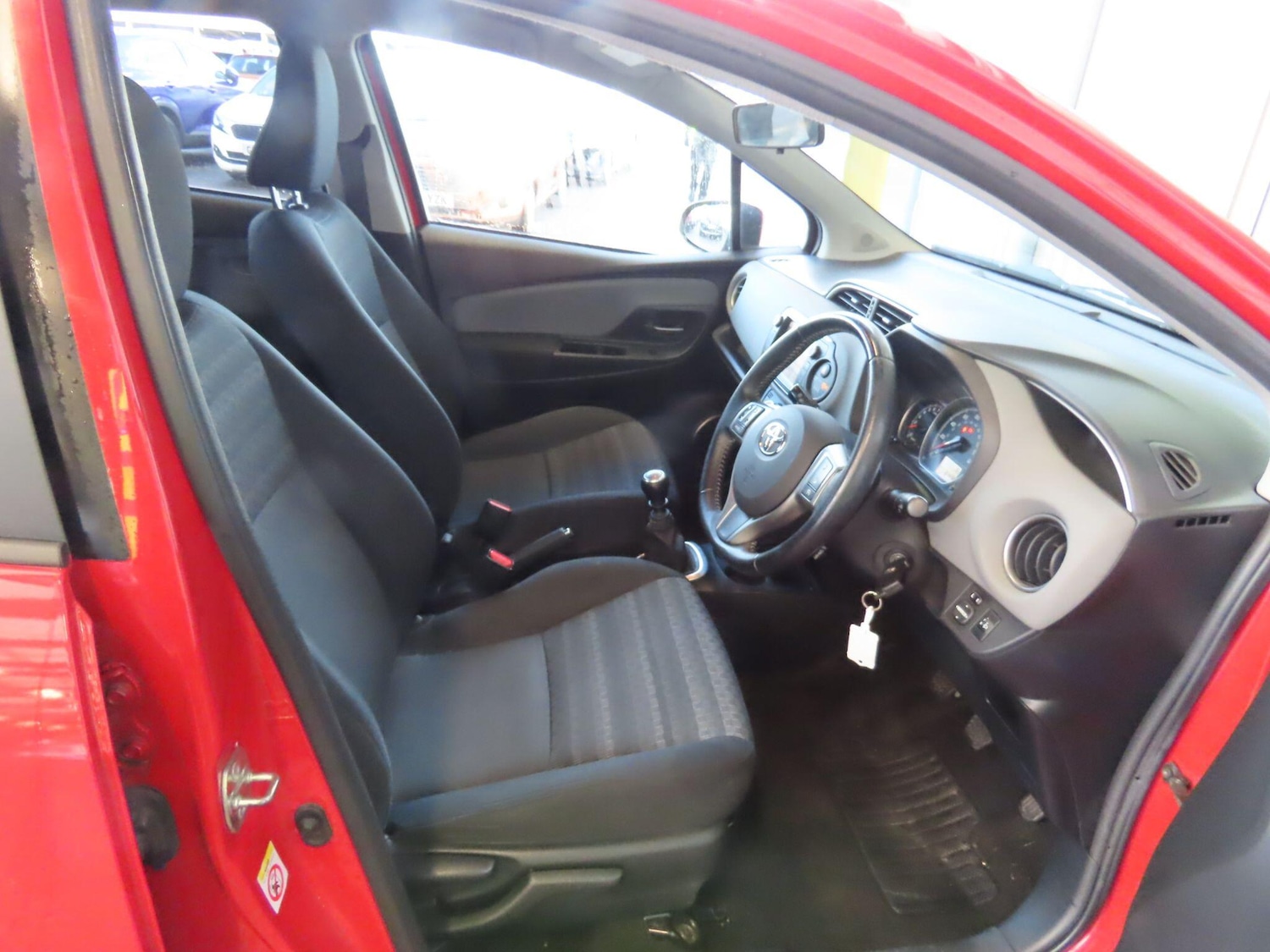 Used Toyota Yaris 2017 for sale - 76425794: Photo 8