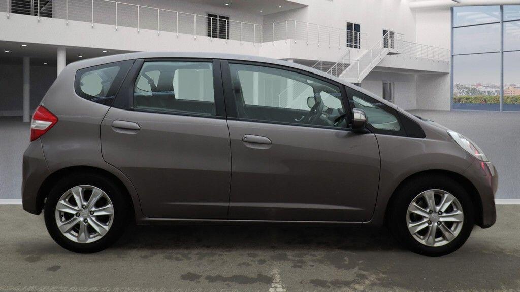 Used Honda Jazz 2013 for sale - 77291749: Photo 2