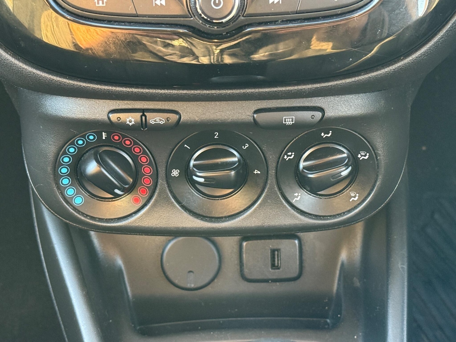 Used Vauxhall Corsa 2018 for sale - 76423946: Photo 23