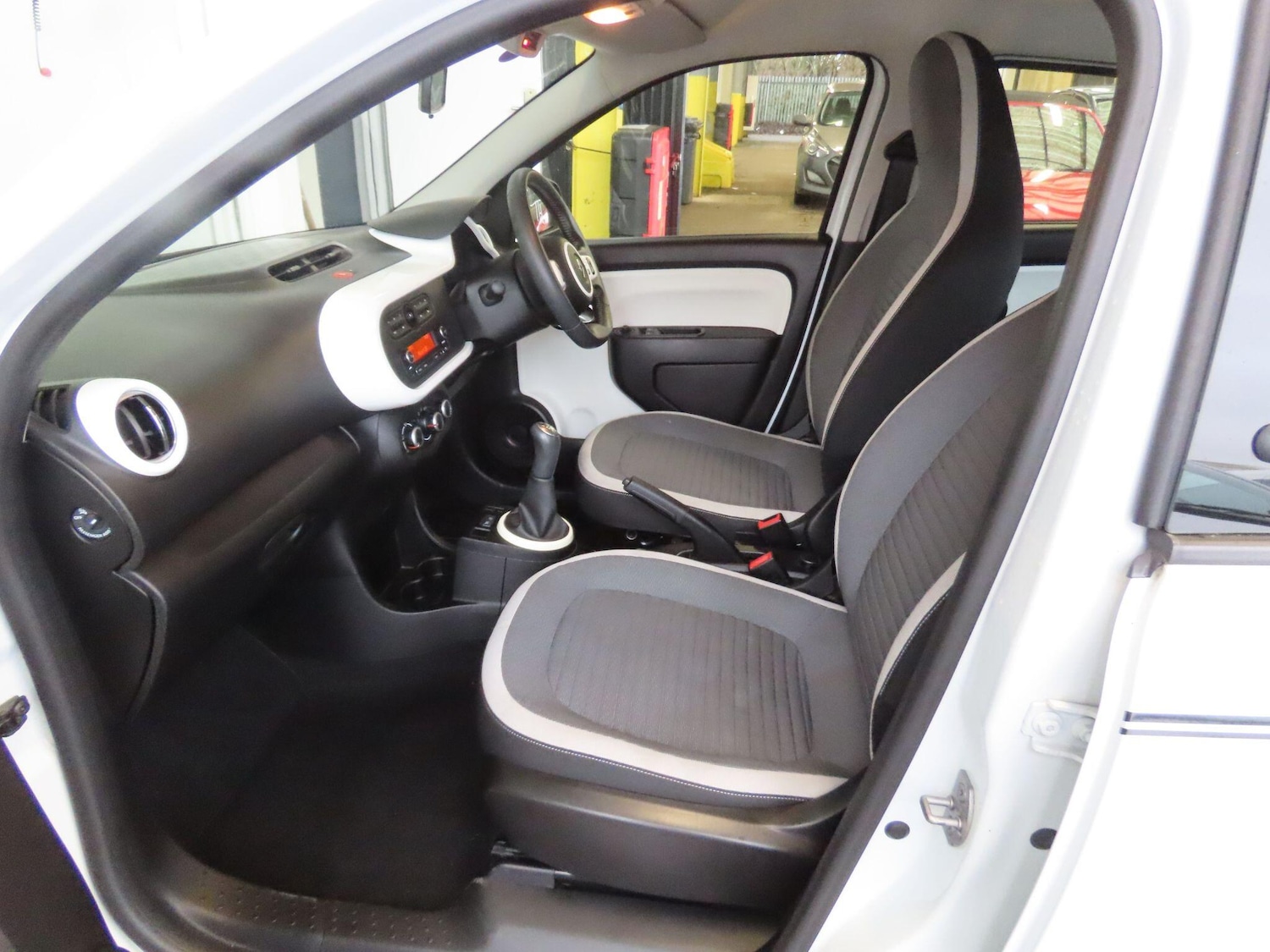 Used Renault Twingo 2016 for sale - 77537386: Photo 10