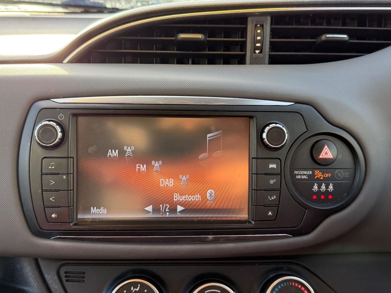 Used Toyota Yaris 2014 for sale - 77439844: Photo 24