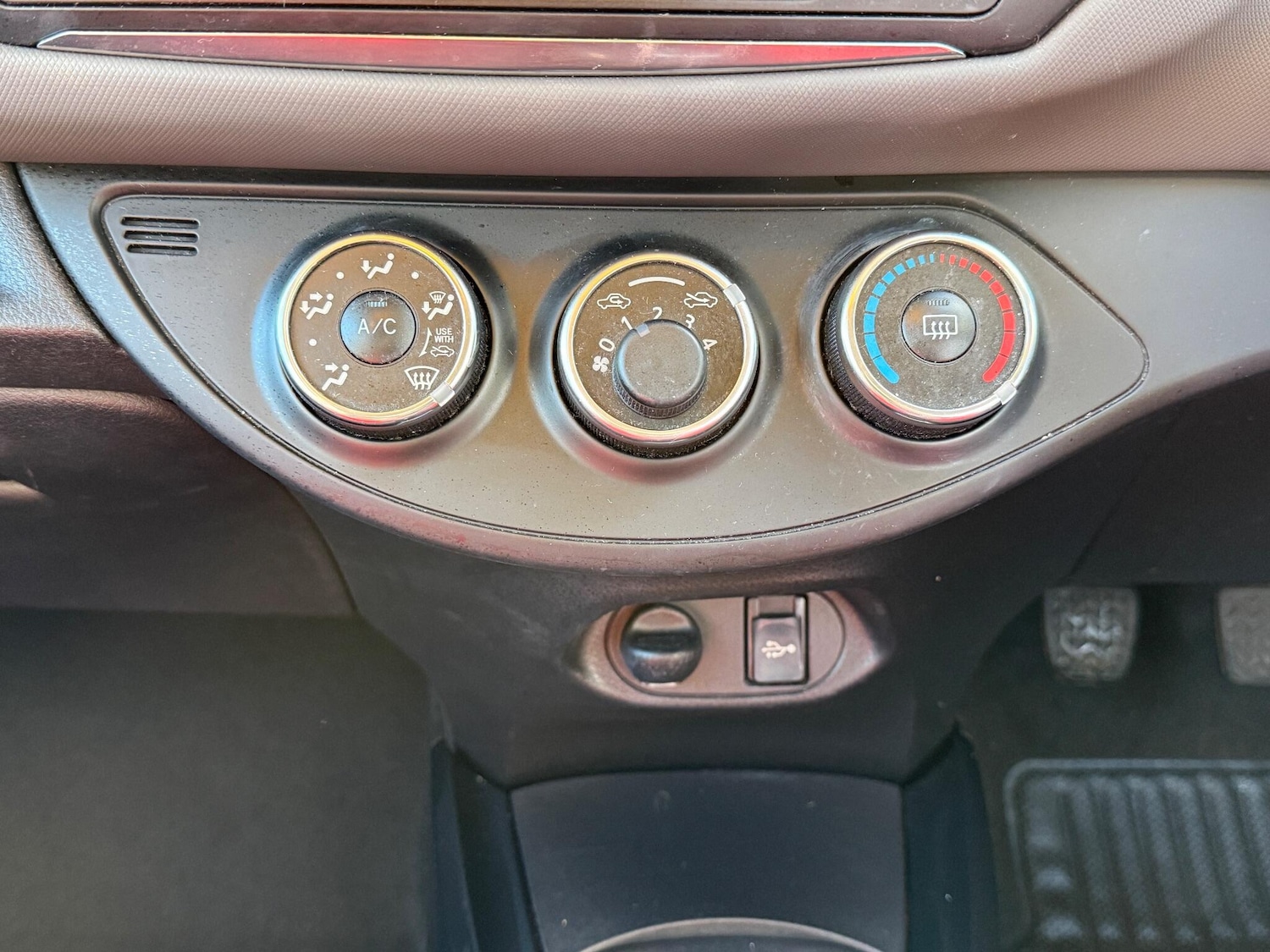 Used Toyota Yaris 2014 for sale - 77439844: Photo 25