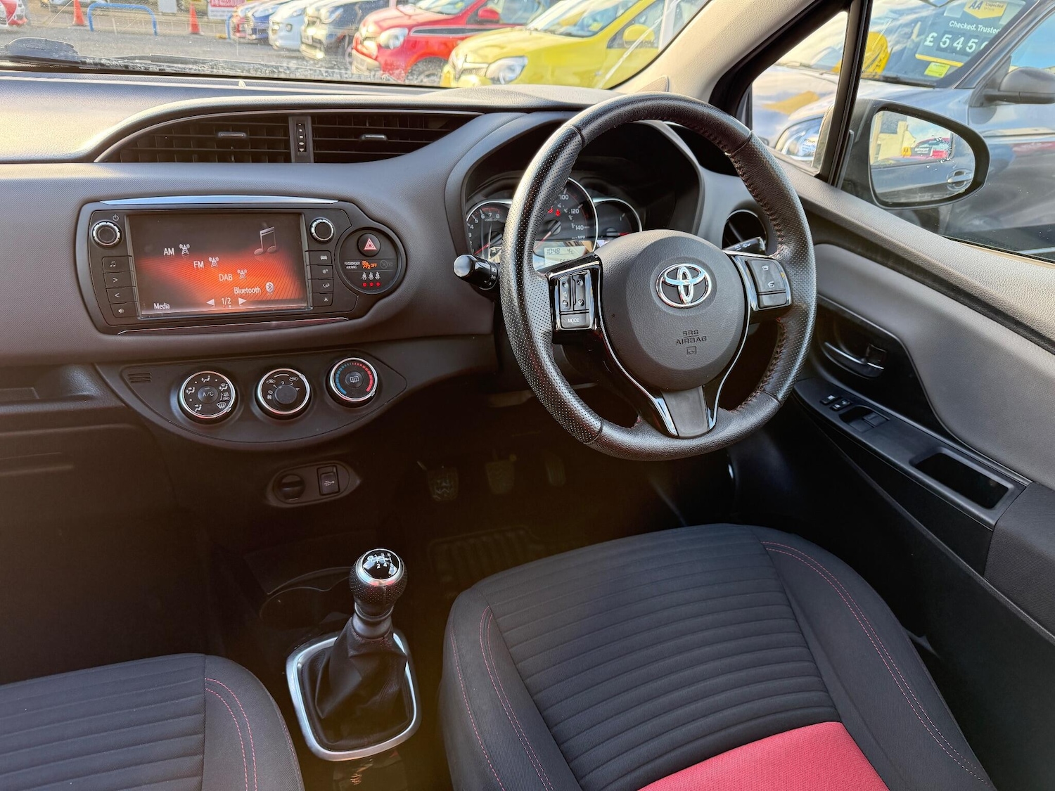 Used Toyota Yaris 2014 for sale - 77439844: Photo 27