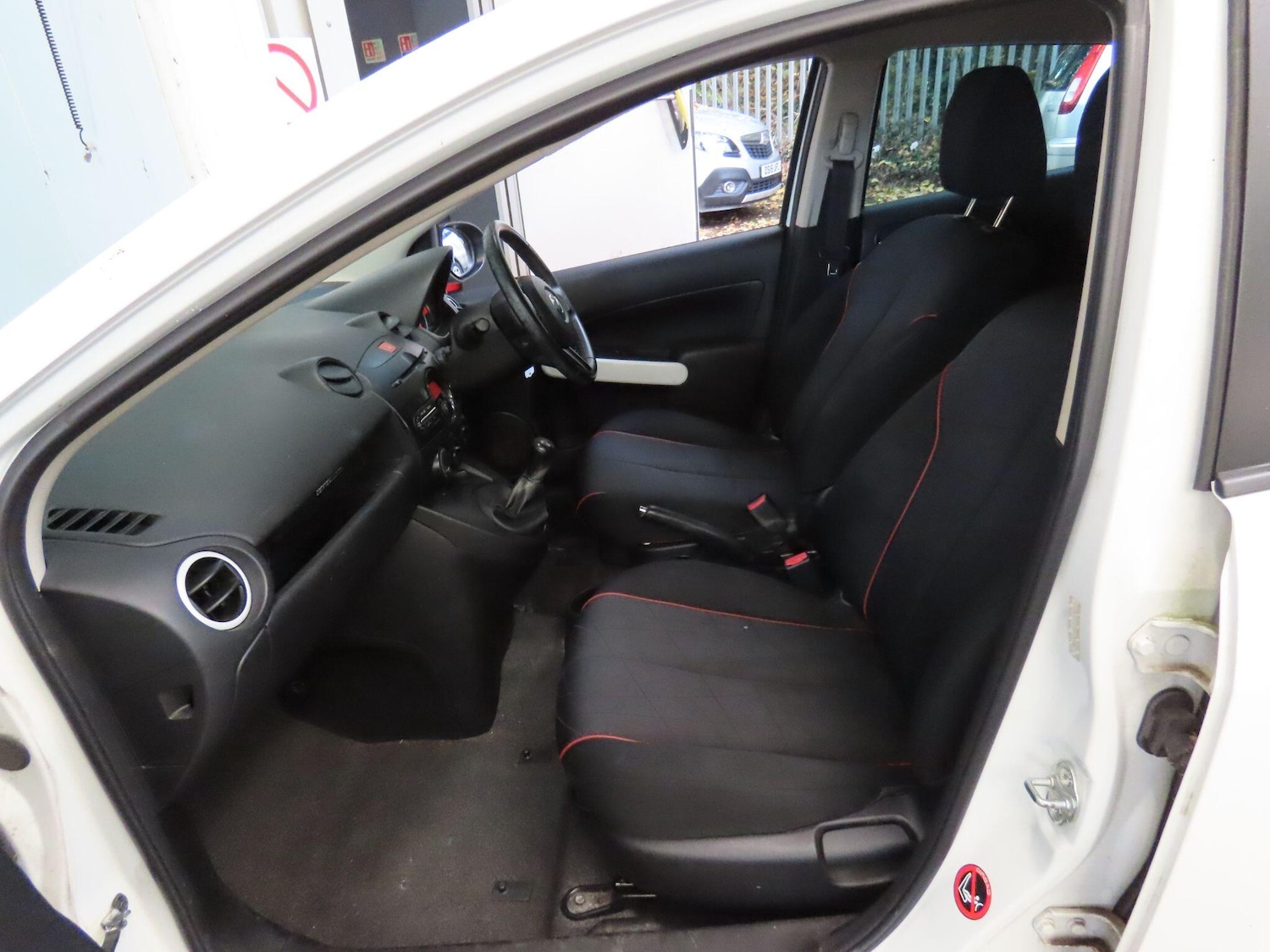 Used Mazda Mazda2 2014 for sale - 76499836: Photo 10