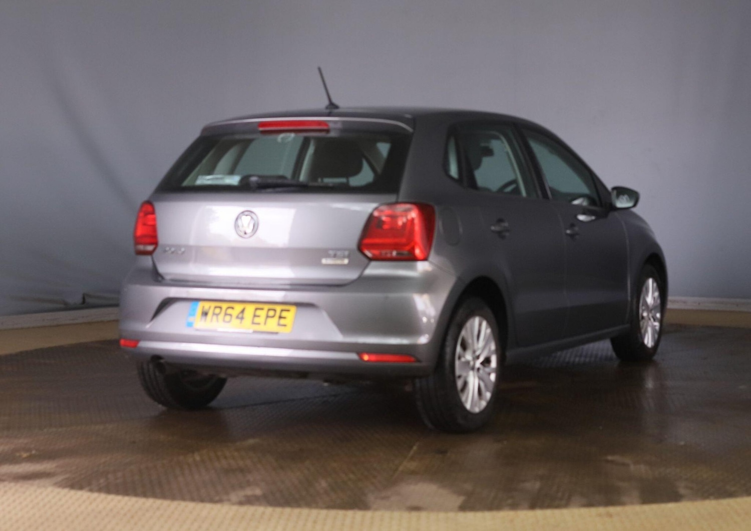 Used Volkswagen Polo 2014 for sale - 76361259: Photo 2
