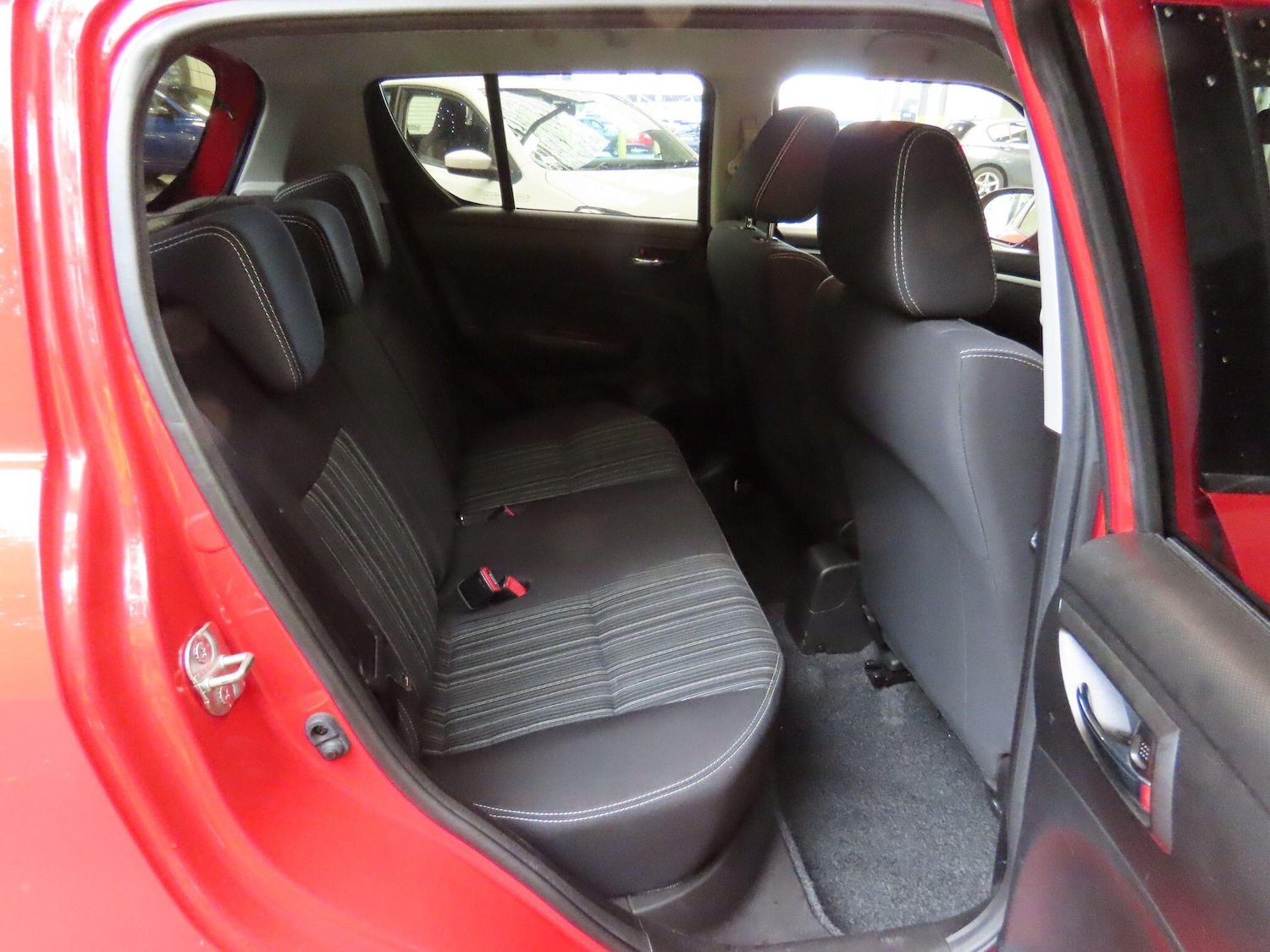 Used Suzuki Swift 2016 for sale - 76361044: Photo 12