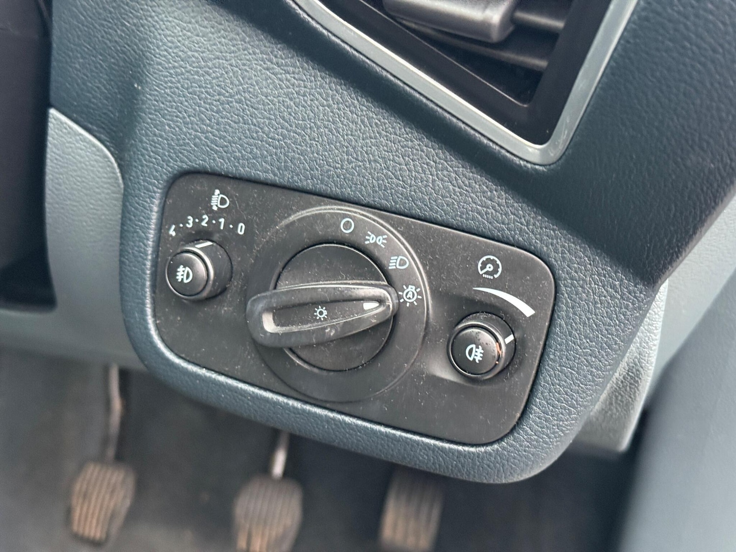 Used Ford C-Max 2011 for sale - 76538620: Photo 24