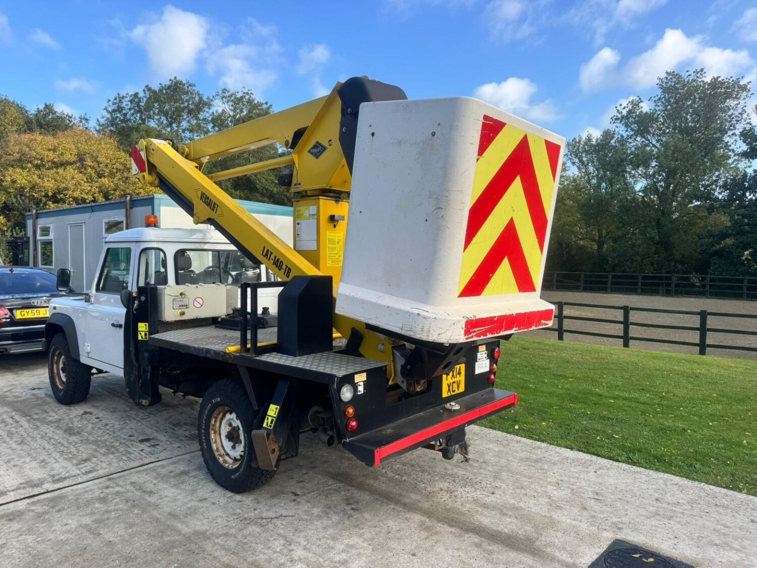 Used Land Rover Defender 130 2014 for sale - 76324760: Photo 6