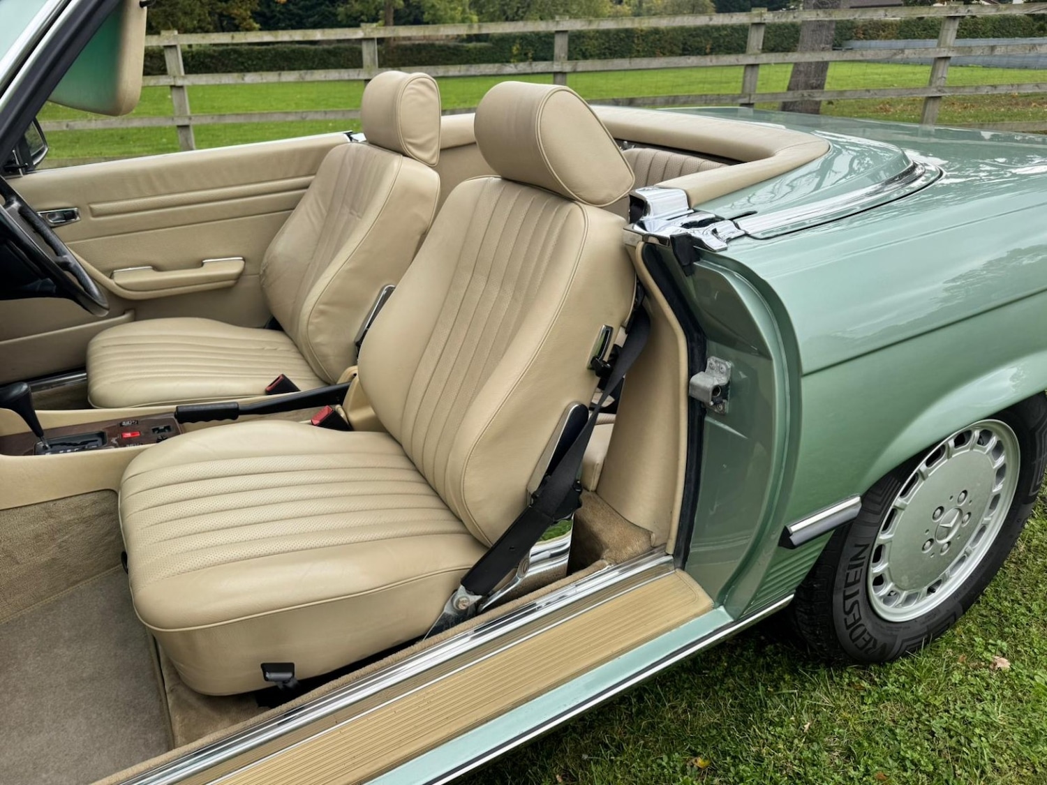 Used Mercedes-Benz SL 1988 for sale - 76769459: Photo 10