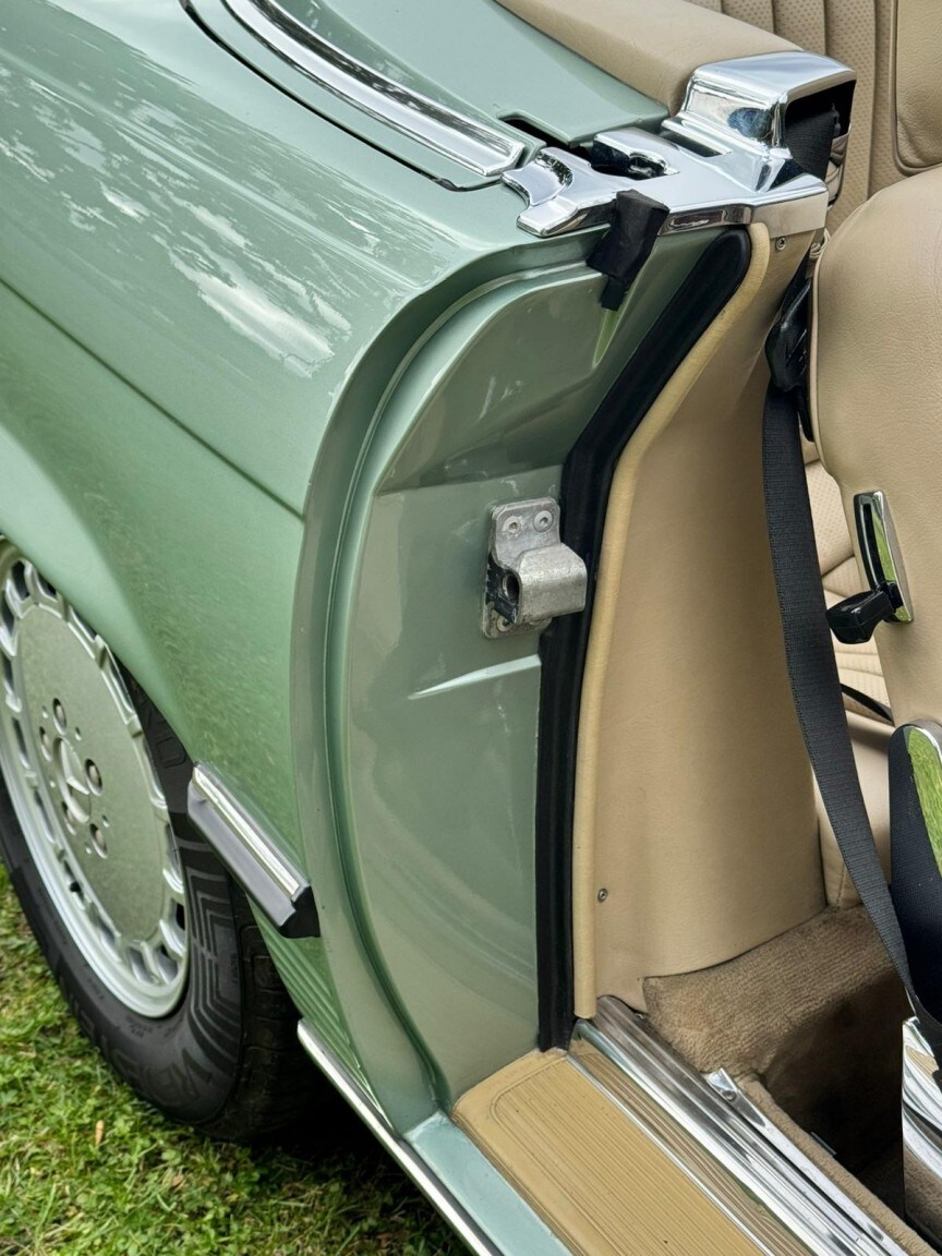 Used Mercedes-Benz SL 1988 for sale - 76769459: Photo 15