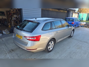 Used Skoda Superb 2015 for sale - 77179389: Photo