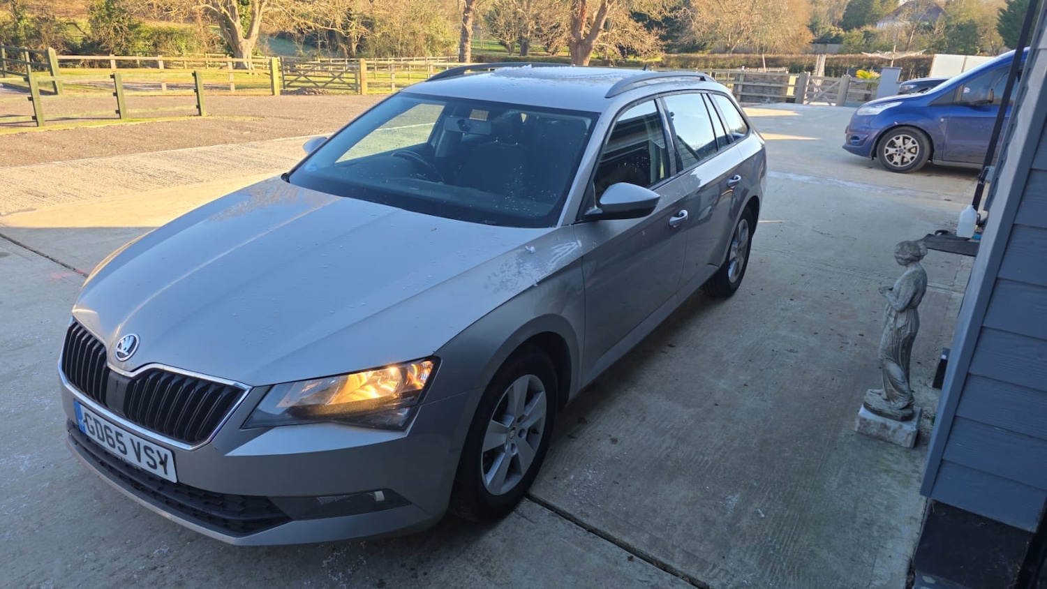 Used Skoda Superb 2015 for sale - 77179389: Photo 2