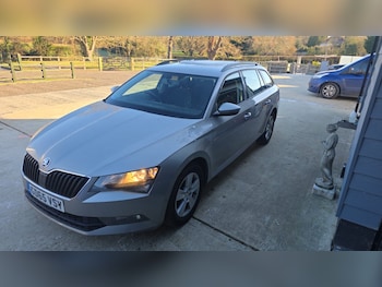 Used Skoda Superb 2015 for sale - 77179389: Photo