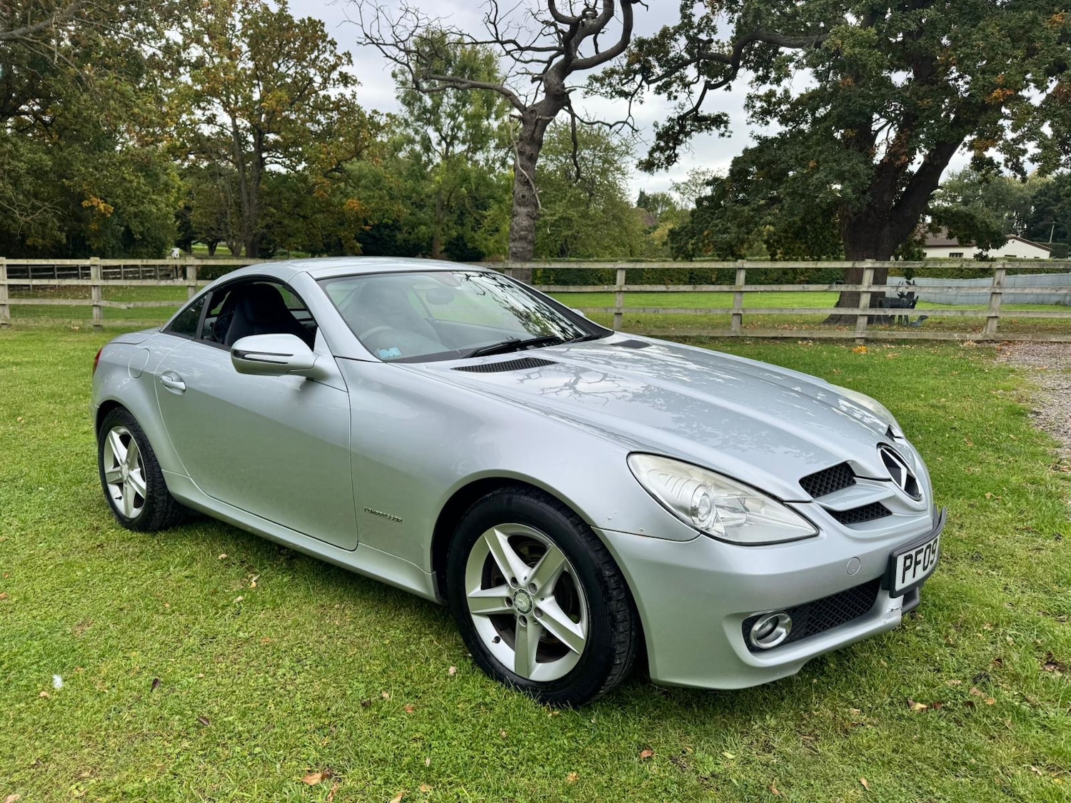 Used Mercedes-Benz SLK 2009 for sale - 76588295: Photo 2