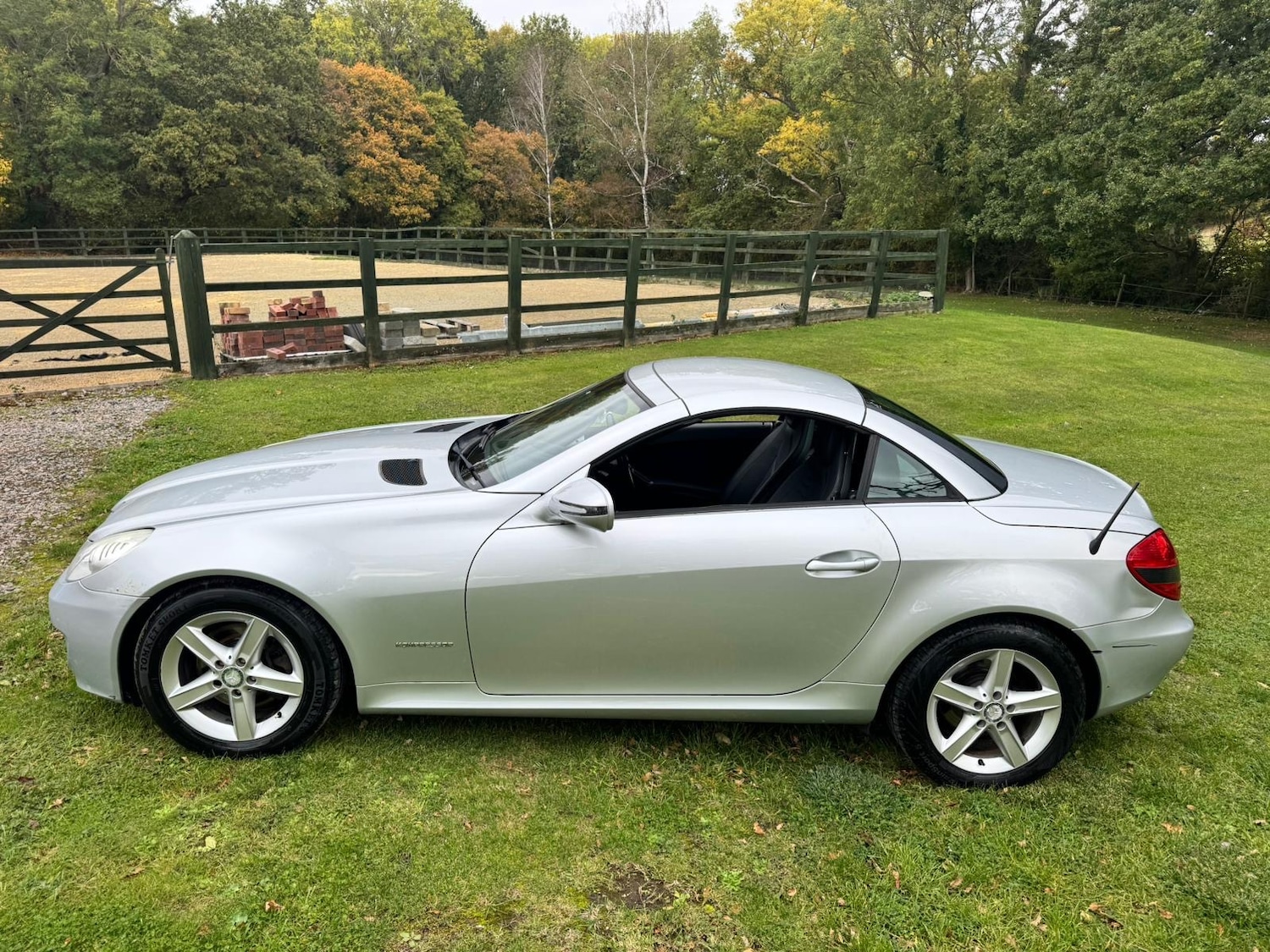 Used Mercedes-Benz SLK 2009 for sale - 76588295: Photo 4