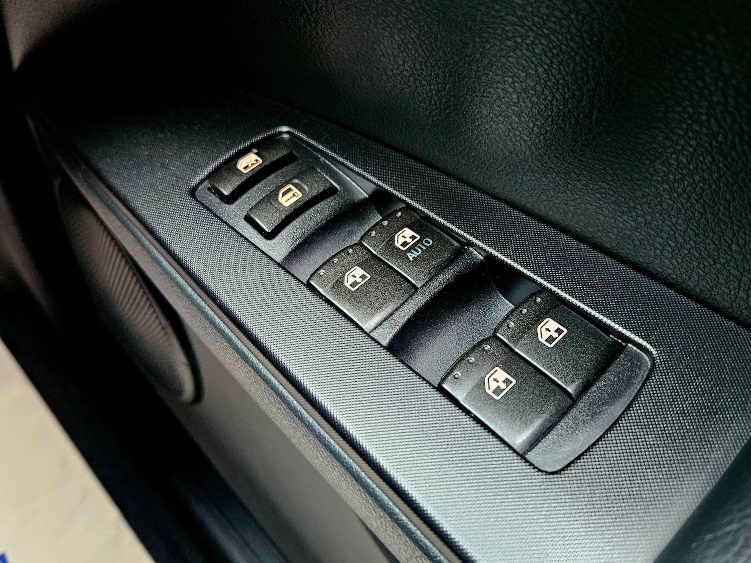 Used Ssangyong Korando Sports 2015 for sale - 76360232: Photo 25