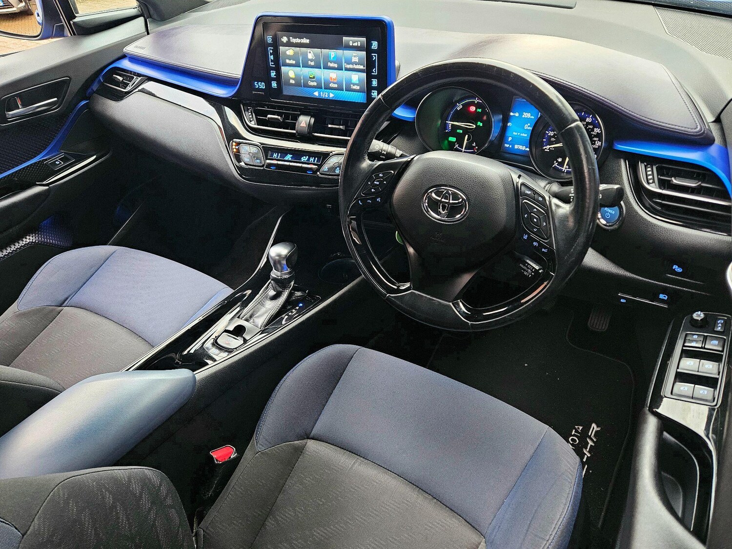 Used Toyota C-HR 2017 for sale - 77908597: Photo 15