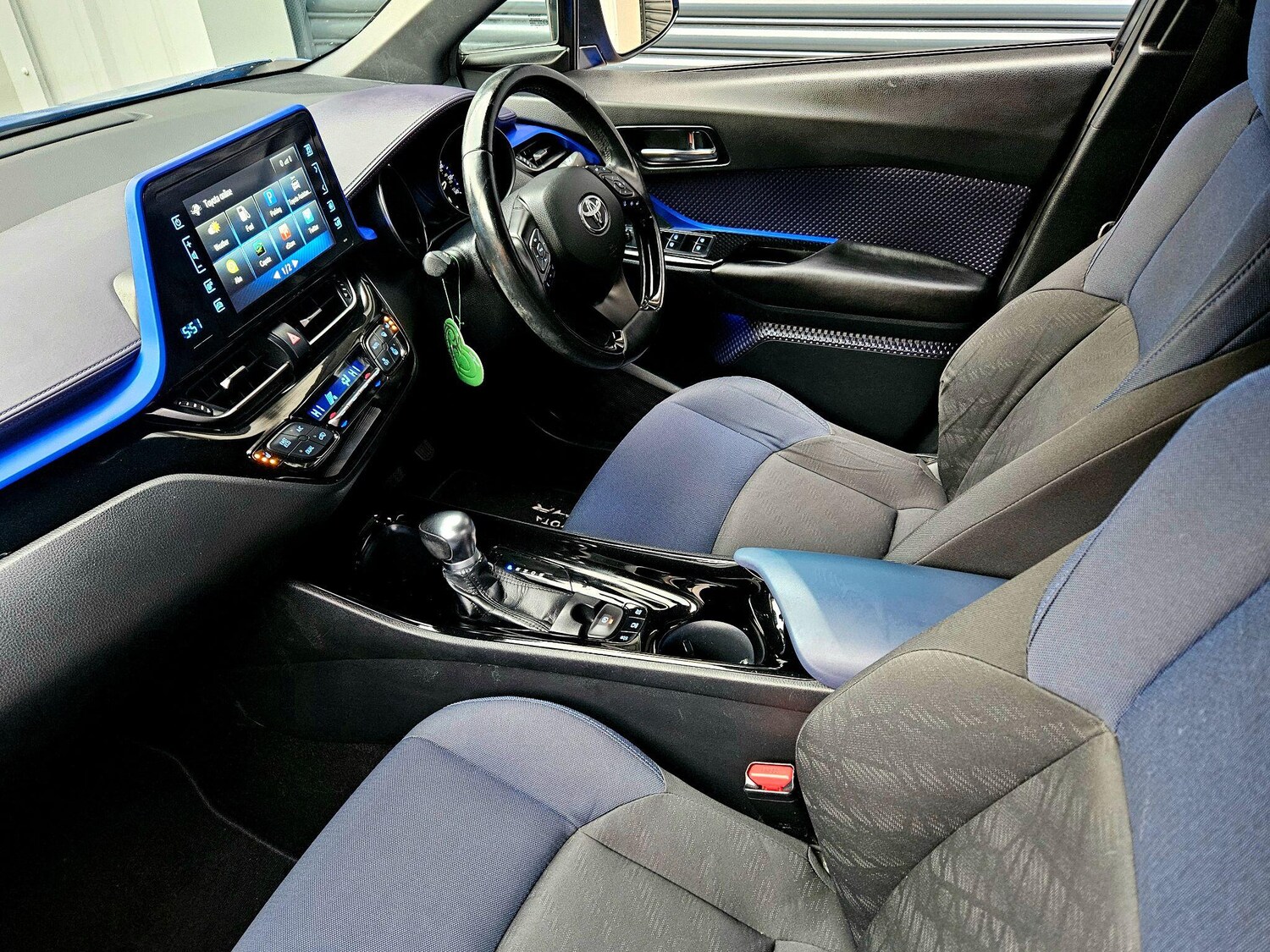 Used Toyota C-HR 2017 for sale - 77908597: Photo 16