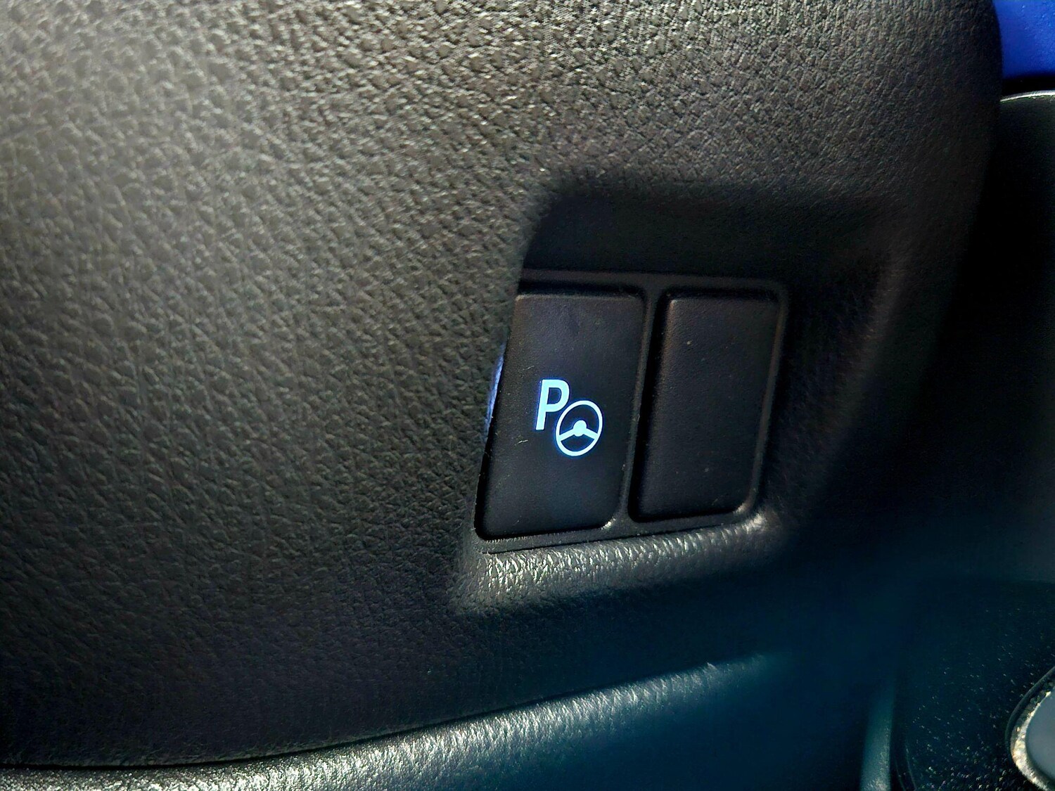 Used Toyota C-HR 2017 for sale - 77908597: Photo 24