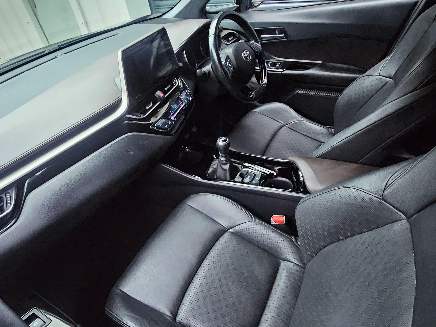 Used Toyota C-HR 2018 for sale - 77495902: Photo 17