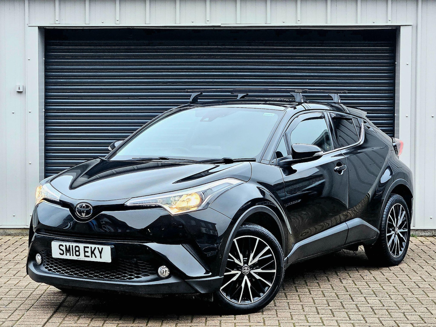 Used Toyota C-HR 2018 for sale - 77495902: Photo 2