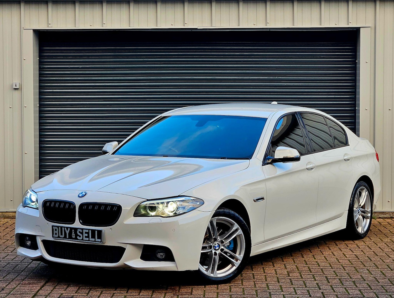 Used BMW 5 Series 2014 for sale - 76802204: Photo 2