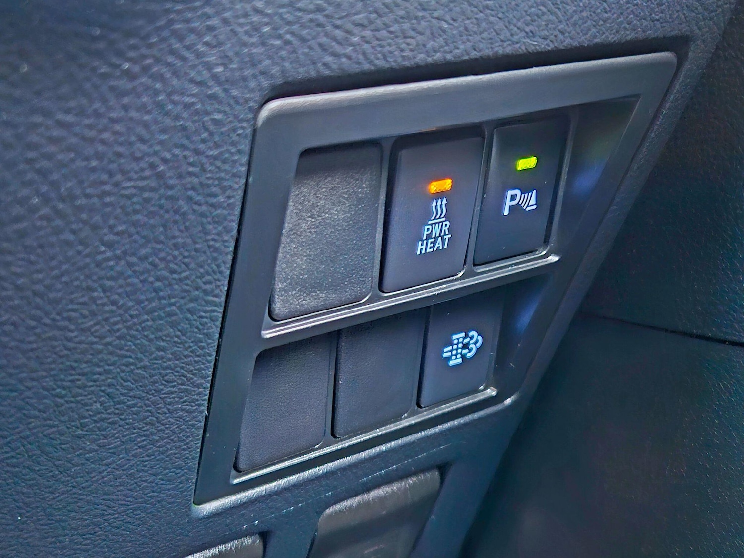 Used Toyota Hilux 2021 for sale - 77015359: Photo 27