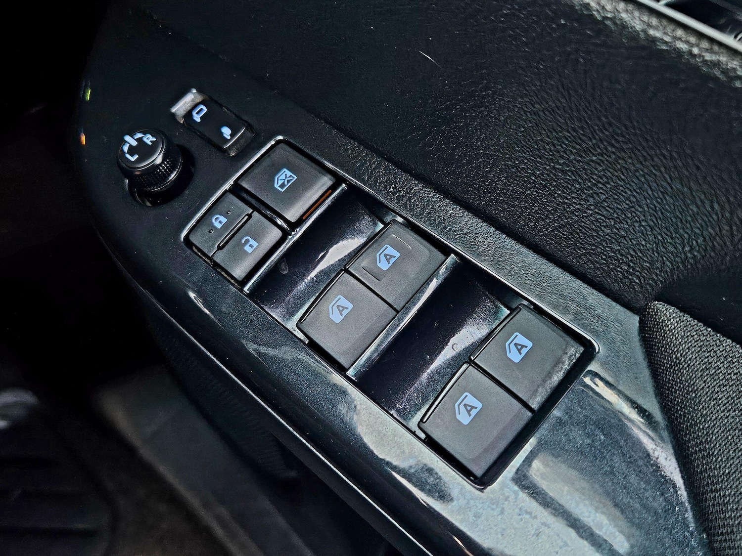 Used Toyota Hilux 2021 for sale - 77015359: Photo 29