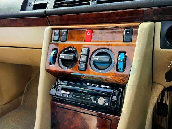 Used Mercedes-Benz E Class 1993 for sale - 75584423: Photo 20